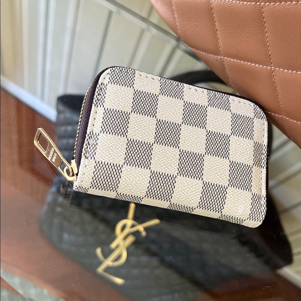 Beige Checkered Wallet / card holder with Gold Zipper
